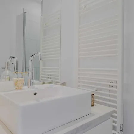 Charming Apartment- 2br-3p- Basilique Sacre-coeur Paris